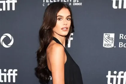 Kaia Gerber recently made a stunning appearance in a bold outfit.