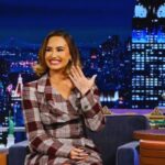 Demi Lovato shows off her engagement ring