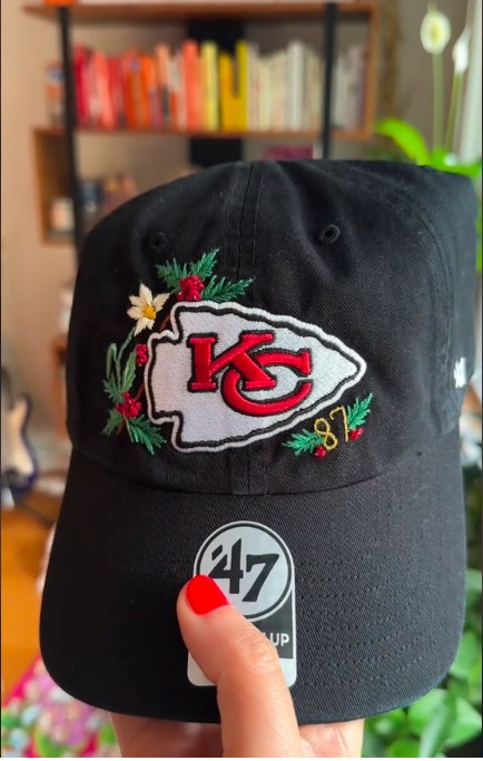 Donna Kelce's hat