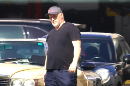 Matt LeBlanc looks pretty sick, he was out wearing it cap and black t-shirt.