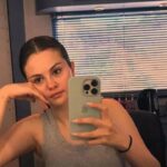 Selena Gomez Shows Makeup-Free Face