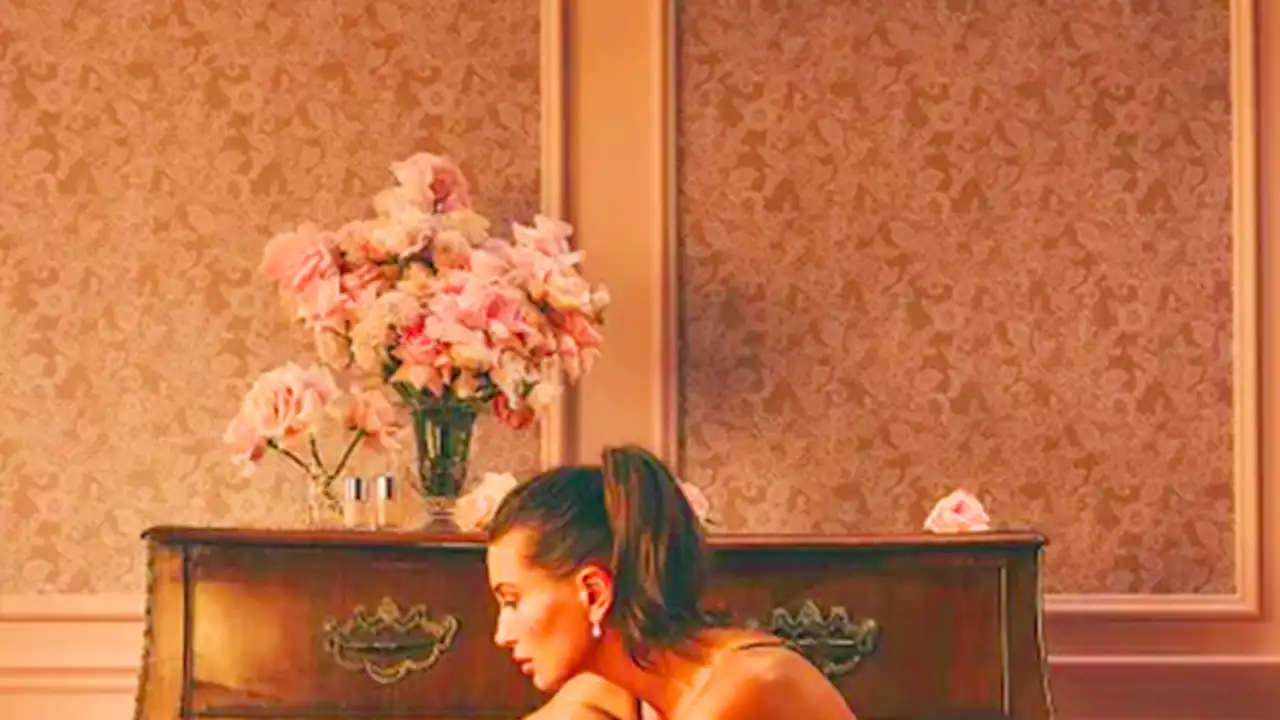 Hailey Bieber recreates Gisele Bundchen